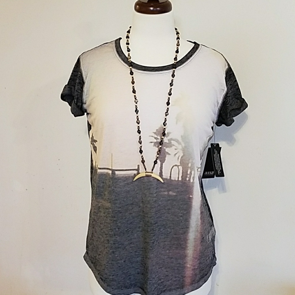 NWT Modern Unique Graphic Tee